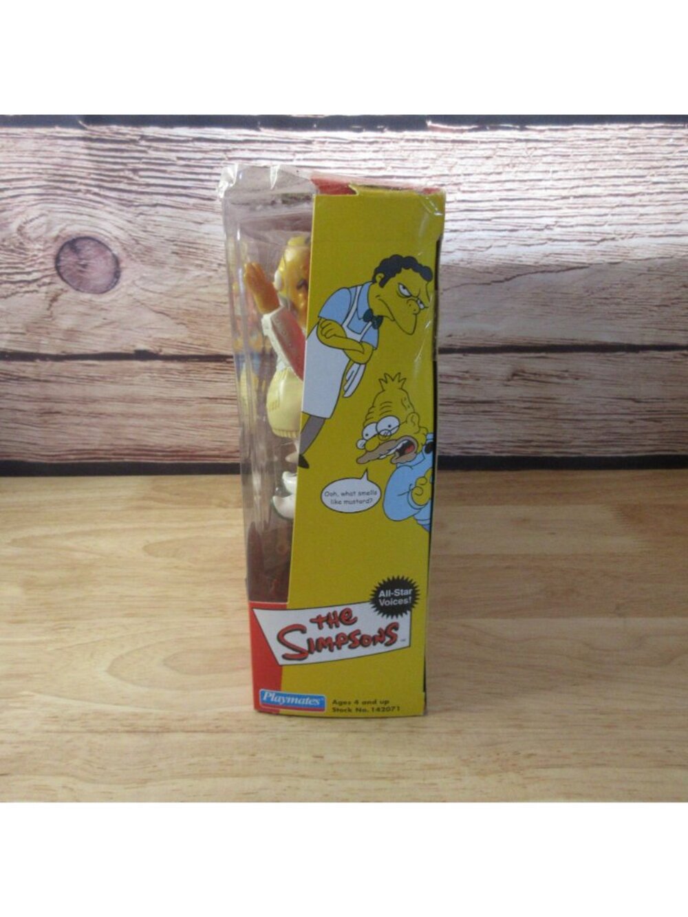 Playmates The Simpsons Interactive Mobile Home with Homer & Lurleen - Picture 7 of 10